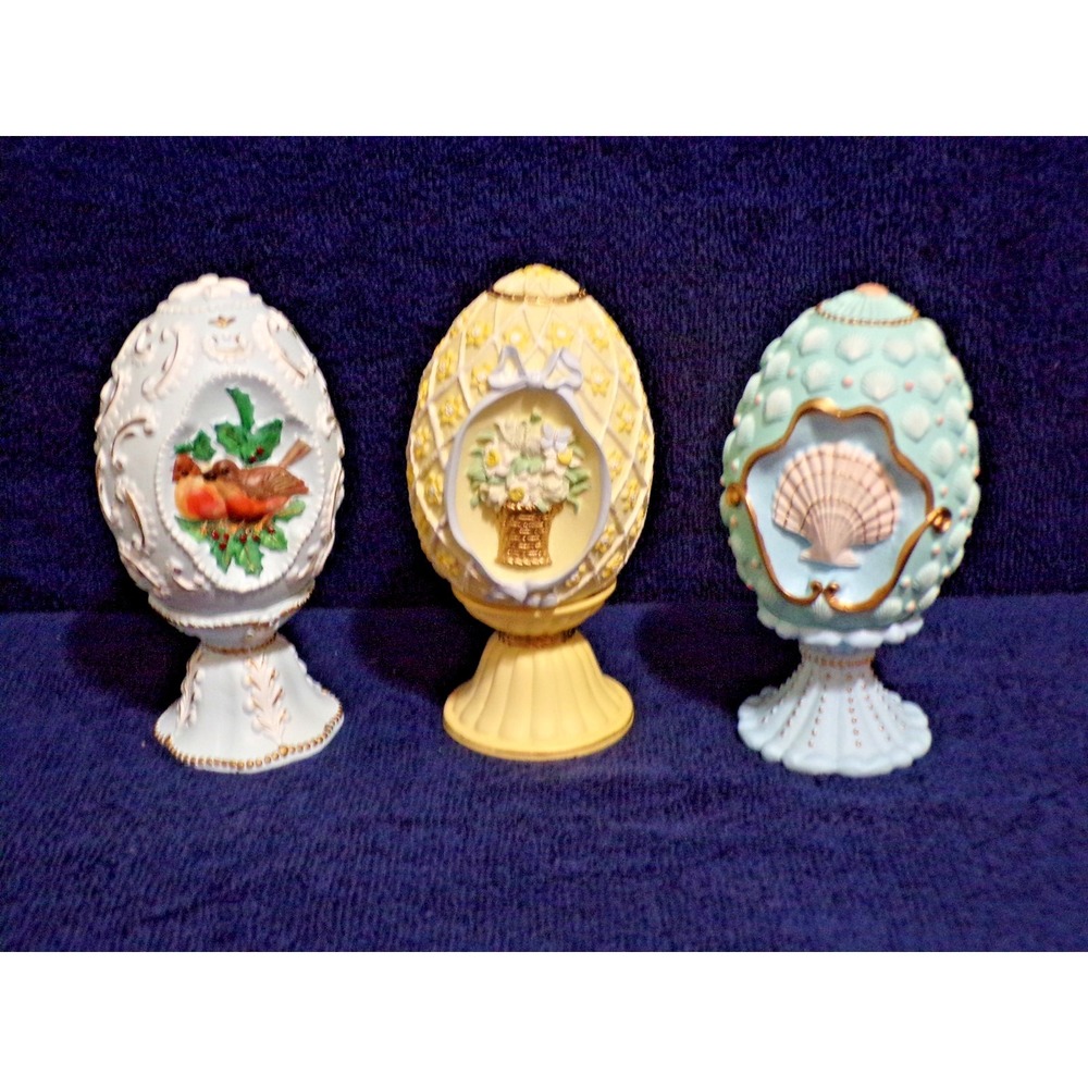 Vintage AVON Seasons Treasures Egg Collection‎ Set of 3 on Display Stand 1994